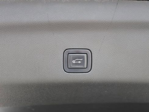 Used 2023 Chevrolet Tahoe Premier AWD/4WD image 37