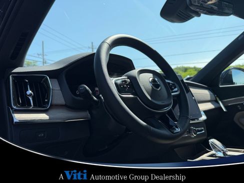 Used 2025 Volvo XC90 B5 Core w/ Climate Package image 12