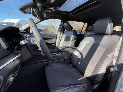 New 2025 Jeep Grand Cherokee L Altitude image 20