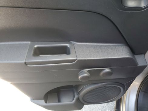 Used 2014 Jeep Patriot Sport FWD image 14