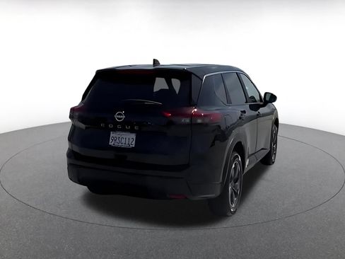 Used 2025 Nissan Rogue SV FWD image 14