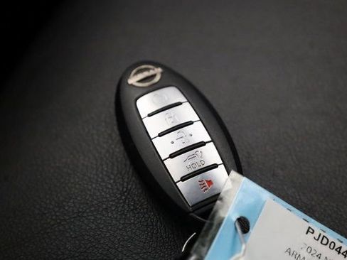 Used 2024 Nissan Armada SL image 31