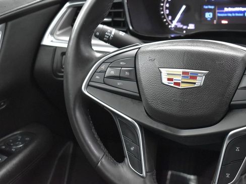 Used 2017 Cadillac XT5 Luxury image 16