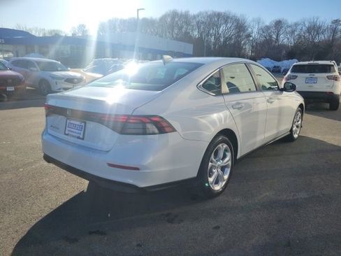 Used 2025 Honda Accord LX image 6
