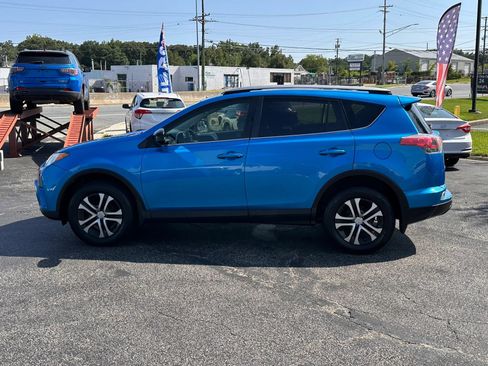 Used 2017 Toyota RAV4 LE w/ All Weather Liner Package AWD/4WD image 8