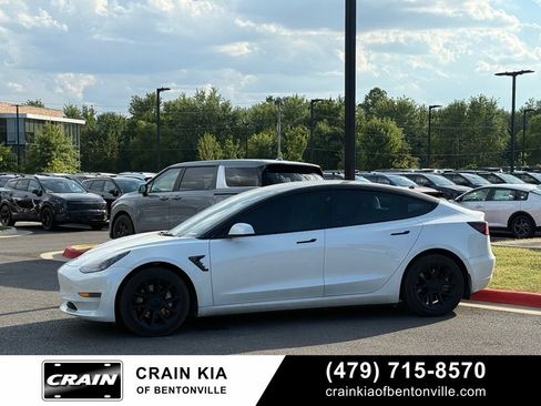 Used 2023 Tesla Model 3 Standard Range RWD image 4