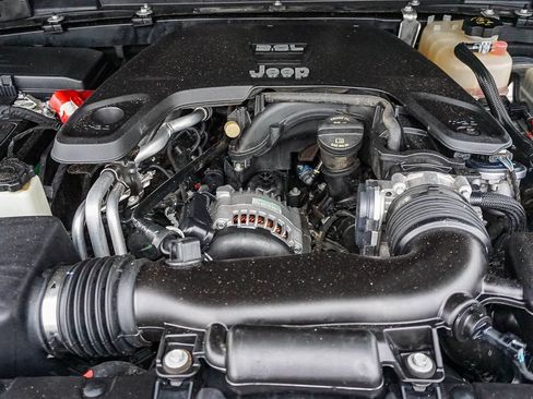 Used 2018 Jeep Wrangler Unlimited Rubicon AWD/4WD image 26