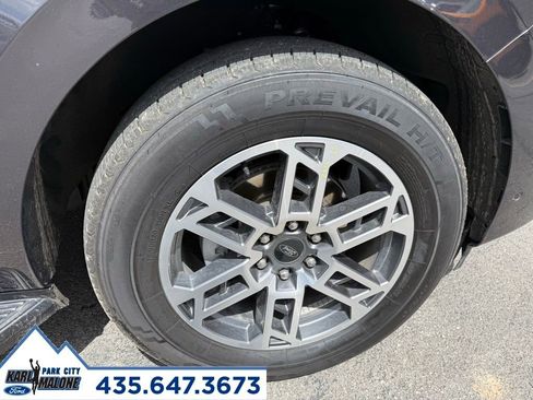 Used 2025 Ford Expedition Max Active AWD/4WD image 9