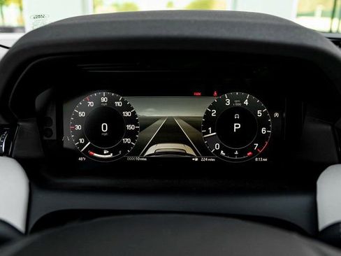 New 2025 Land Rover Discovery Sport S image 17