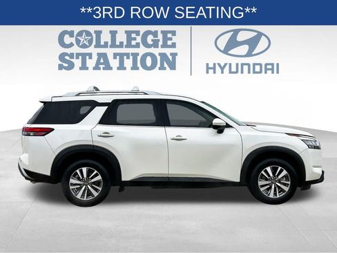 Used 2023 Nissan Pathfinder SL image 11