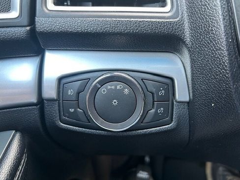 Used 2016 Ford Explorer XLT w/ Equipment Group 202A AWD/4WD image 13
