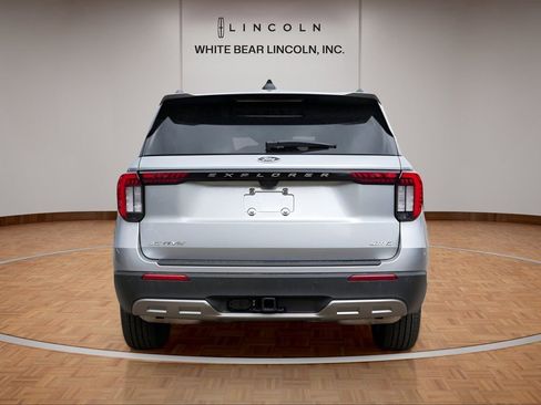 Used 2025 Ford Explorer Active w/ Active Comfort Package image 6