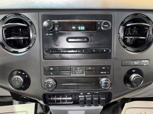 Used 2011 Ford F250 XL AWD/4WD image 19