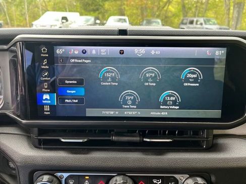 Used 2024 Jeep Wrangler Unlimited Sport AWD/4WD image 34