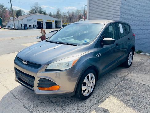 Used 2014 Ford Escape S FWD image 1