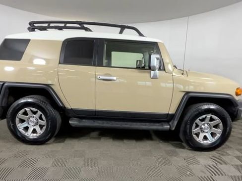 Used 2014 Toyota FJ Cruiser 4WD w/ Upgrade Package image 3