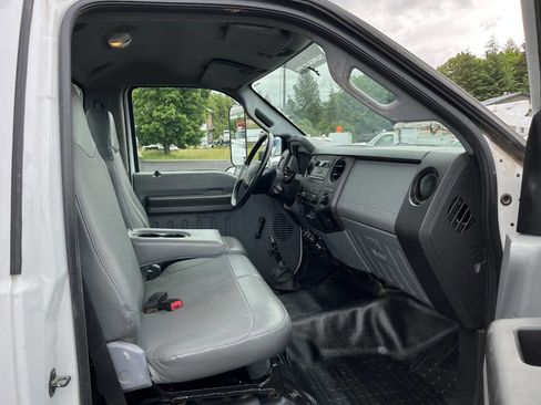 Used 2013 Ford F750 2WD Regular Cab Super Duty image 15