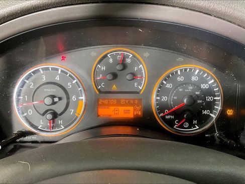 Used 2014 Nissan Armada Platinum w/ Platinum Reserve Package image 28