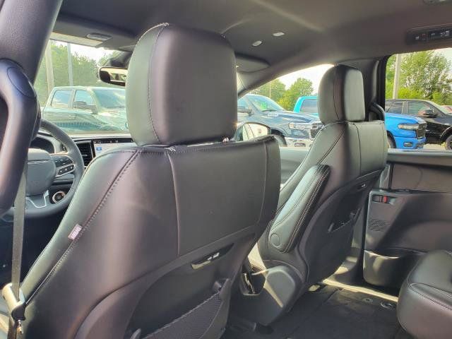 New 2027 Chrysler Pacifica Select AWD/4WD image 23