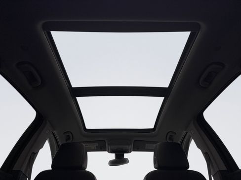 Used 2024 Chevrolet Equinox Premier image 18