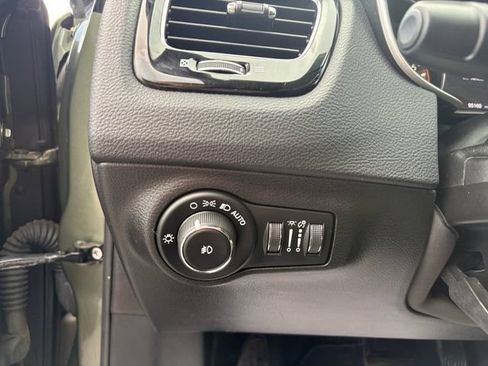 Used 2019 Jeep Compass Limited AWD/4WD image 19