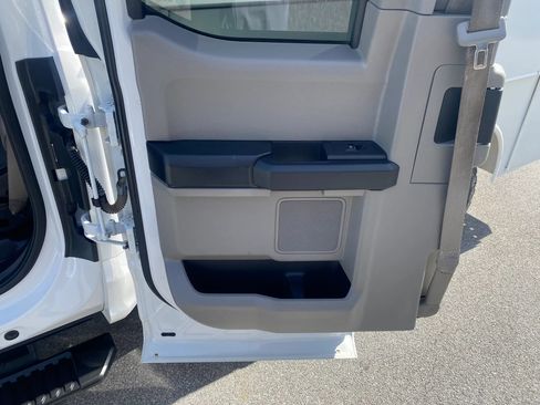 Used 2018 Ford F250 XL w/ Power Equipment Group image 22