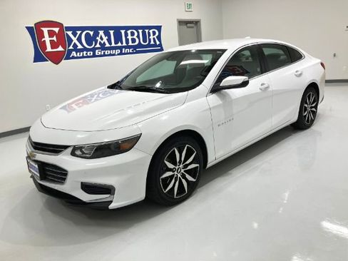 Used 2018 Chevrolet Malibu LT w/ Driver Confidence Package image 9