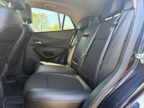 Used 2021 Buick Encore Preferred AWD/4WD image 12