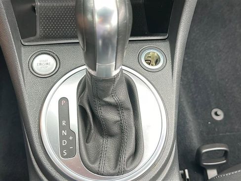 Used 2012 Volkswagen Beetle 2.0T FWD image 27