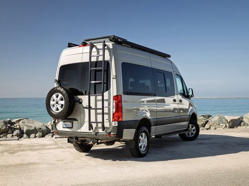 Used 2019 Mercedes-Benz Sprinter 2500 image 5