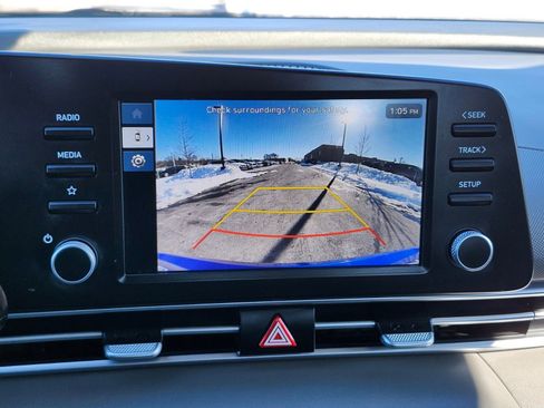 Certified 2025 Hyundai Elantra SE image 21