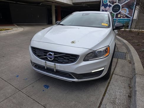 Used 2016 Volvo V60 T5 Cross Country w/ Convenience Package image 1