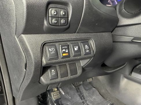 Used 2013 Nissan Leaf SL w/ Premium Pkg FWD image 36
