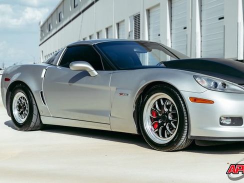 Used 2006 Chevrolet Corvette Z06 w/ Preferred Equipment Group RWD image 63