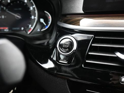 Used 2019 BMW 530i xDrive w/ Convenience Package image 22