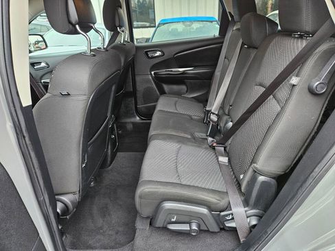 Used 2020 Dodge Journey SE w/ SE Popular Equipment Group image 17