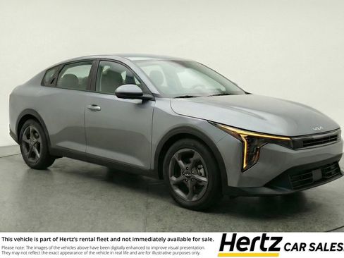 Used 2025 Kia K4 LXS FWD image 1