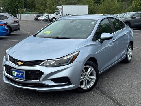 Used 2017 Chevrolet Cruze LT w/ Convenience Package FWD image 1