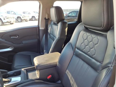 Used 2024 Nissan Frontier SL w/ Technology Package image 13