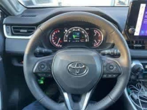 Used 2023 Toyota RAV4 XLE Premium image 23
