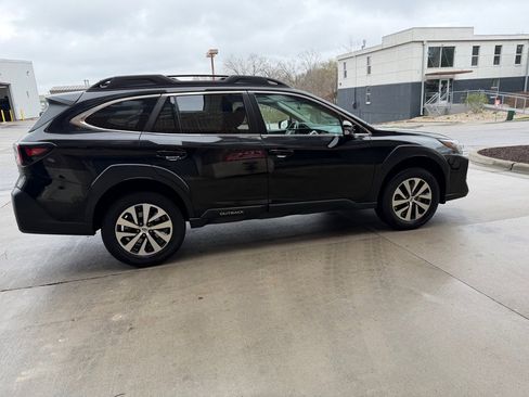 Used 2023 Subaru Outback Premium AWD/4WD image 8