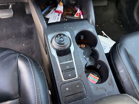 Used 2022 Ford Escape SEL image 22