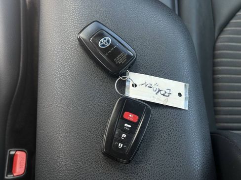 Used 2023 Toyota Camry SE FWD image 21