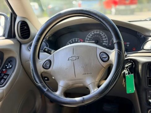 Used 2003 Chevrolet Malibu V6 w/ Preferred Equipment Group 1 FWD image 16