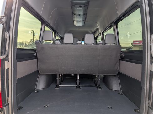Used 2024 Mercedes-Benz Sprinter 2500 image 19