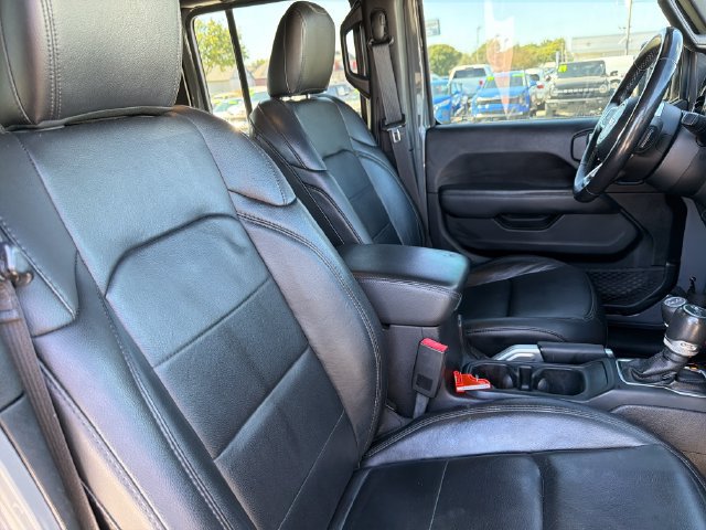 Used 2019 Jeep Wrangler Unlimited Sahara AWD/4WD image 25