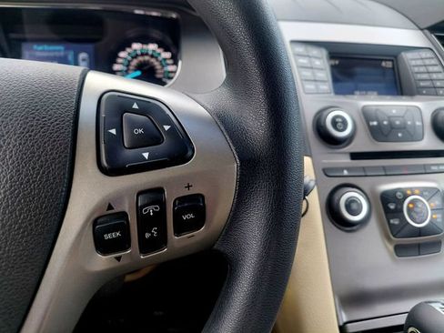 Used 2018 Ford Taurus SE FWD image 27