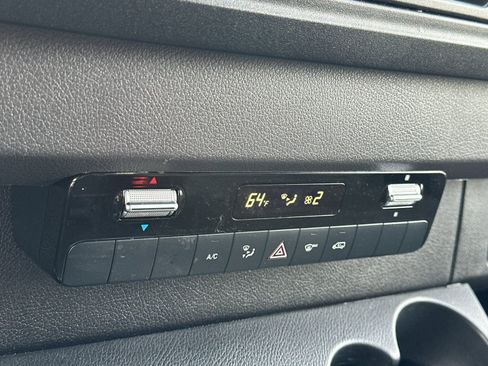 Used 2025 Mercedes-Benz Sprinter 2500 image 19