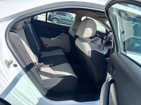 Used 2010 Pontiac G6 Sedan FWD image 11