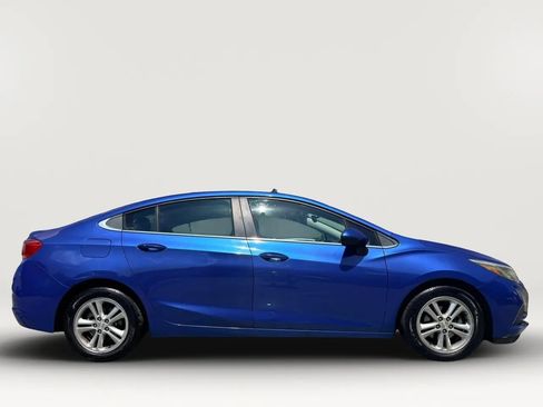Used 2016 Chevrolet Cruze LT w/ Sun And Sound Package FWD image 10
